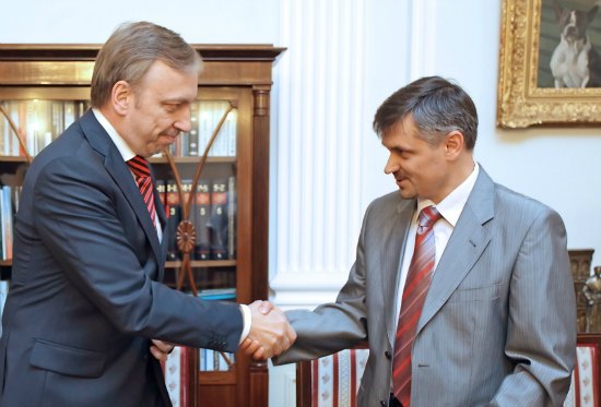 MKiDN pomaga zabezpieczyć archiwa Fundacji Polsko-Niemieckie Pojednanie