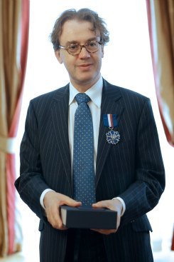 Dyrektor Międzynarodowego Festiwalu Edynburskiego odznaczony przez ministra Bogdana Zdrojewskiego 