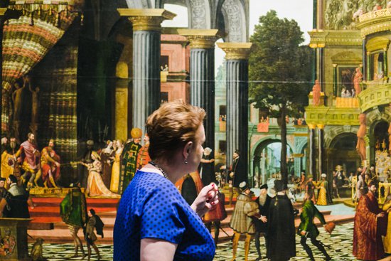Minister Omilanowska zwiedza wystawę w krakowskim Muzeum Narodowym: Ottomania. Osmański Orient w sztuce renesansu. Autor zdjęcia:  Danuta Matloch