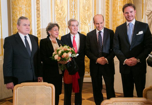 Na zdjęciu: Uroczystość podpisania umowy zakupu zbiorów Książąt Czartoryskich i związanych z nimi nieruchomości