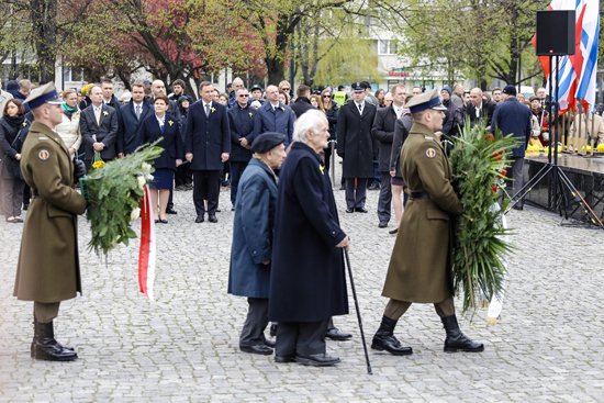 Na zdjęciu: Uroczystości upamiętniające 73. rocznicę wybuchu powstania w getcie warszawskim. autor zdjęcia: Danuta Matloch
