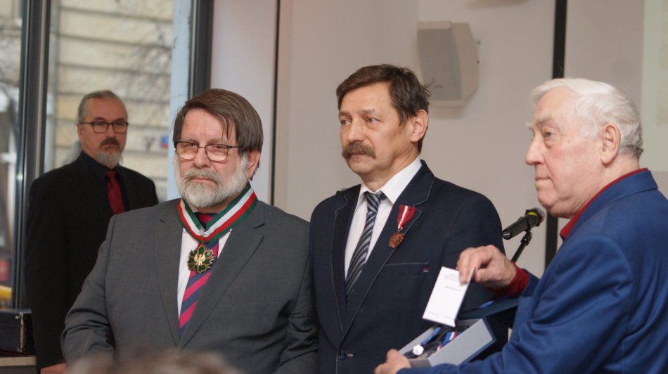 Na zdjęciu: Instytut Lwowski - współpracownicy odznaczeni Medalami Gloria Artis 