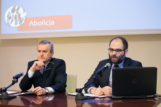 Na zdjęciu: Wicepremier Piotr Gliński i wiceminister Paweł Lewandowski podczas konferencji dotyczącej abonamentu