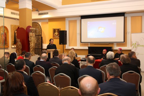 Na zdjęciu: wiceminister kultury i dziedzictwa narodowego prof. Magdalena Gawin podczas odbywającej się w Łomży konferencji „Muzealnictwo i ochrona dziedzictwa kulturowego”.