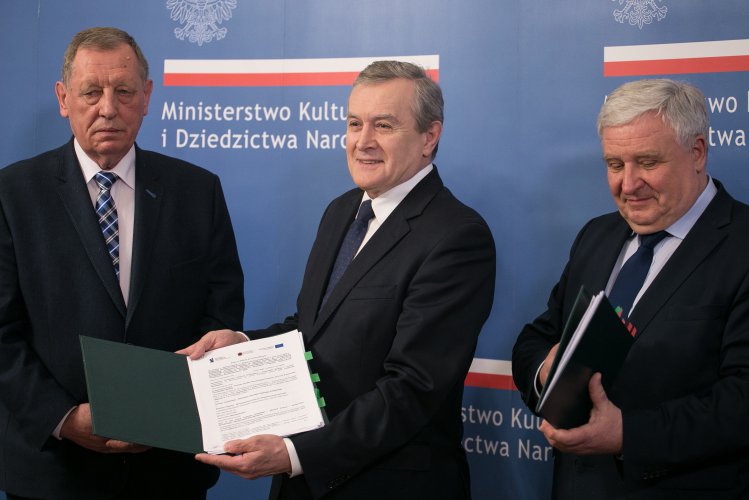Na zdjęciu: Minister prof. Piotr Gliński,
 minister prof. Jan Szyszko i  dr Kazimierz Kujda