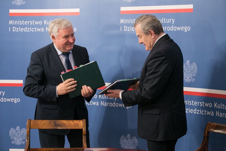 Na zdjęciu: Minister prof. Piotr Gliński i  dr Kazimierz Kujda