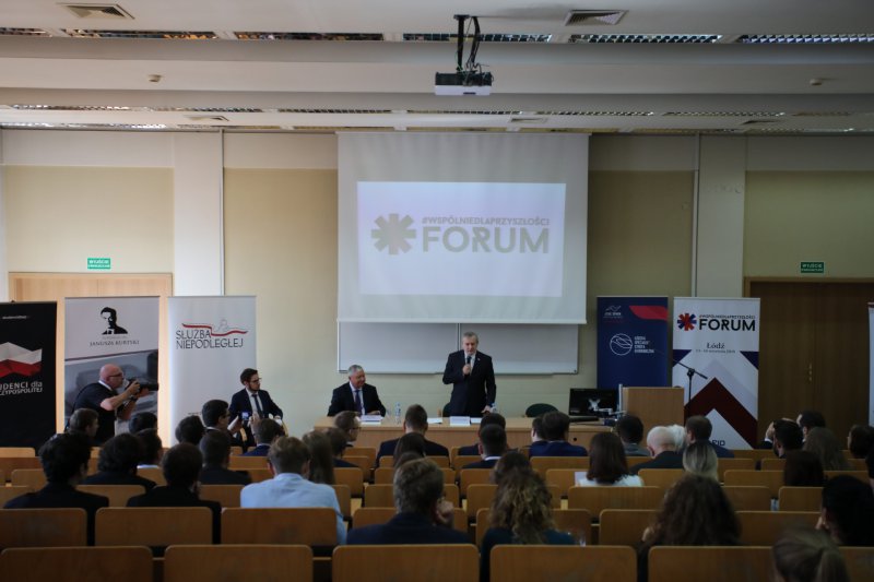 Na zdjęciu wicepremier Piotr Gliński podczas forum w Łodzi Młodzi dla Przyszłości