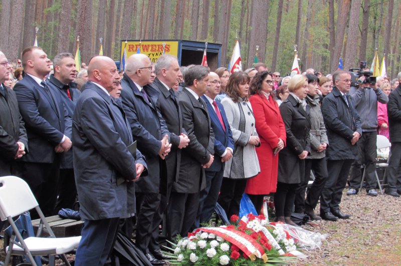 Na zdjęciu: Uroczystości ku czci osób pomordowanych w Lesie Piaśnickim