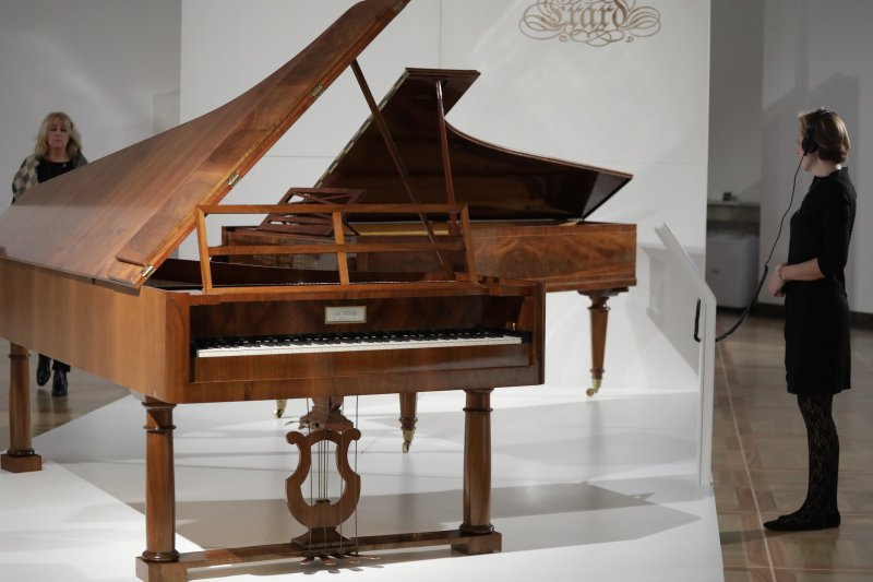 Na zdjęciu: wernisaż wystawy historycznych fortepianów z kolekcji NIFC