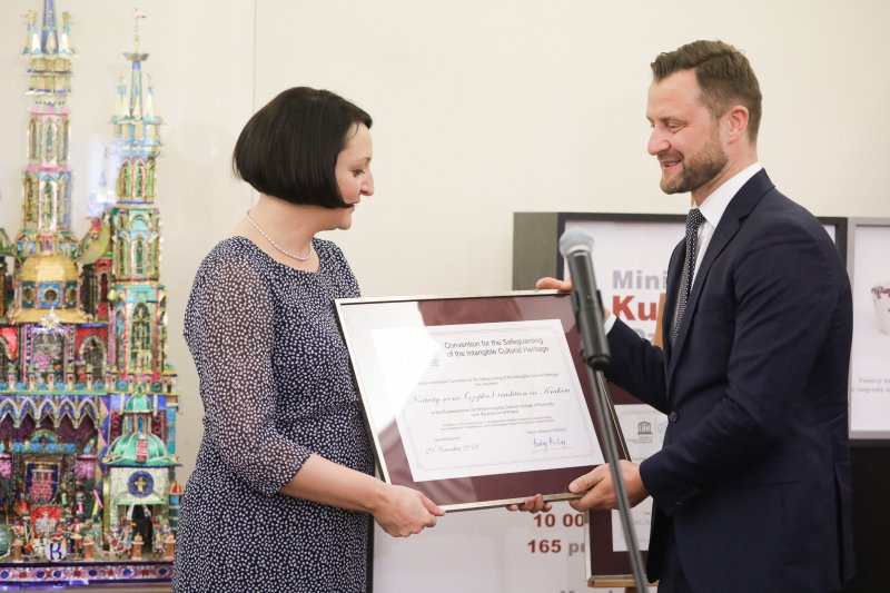 na zdjęciu wiceminister Gawin z pełnomocnikiem prezydenta Krakowa